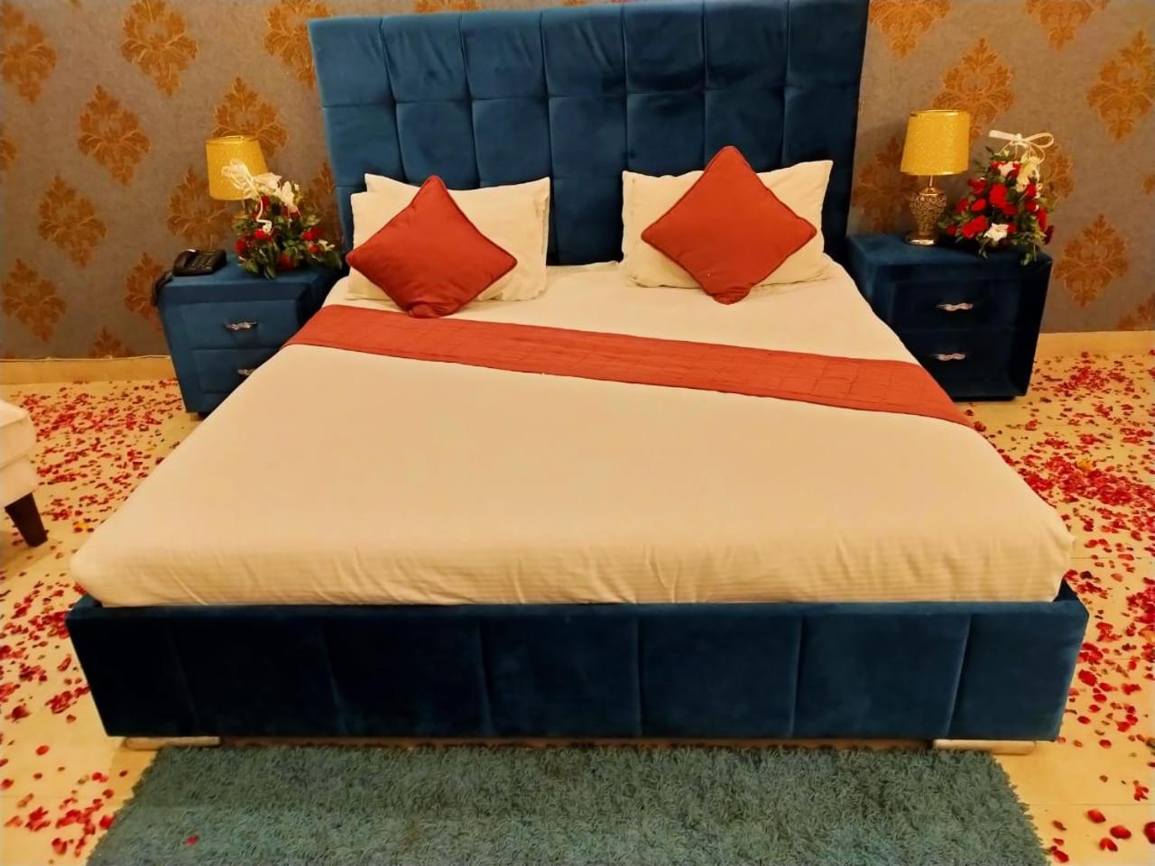 Westin Suites Lahore Room photo